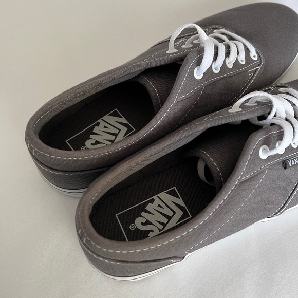 Vans Off the Wall Grey/Gray Lace-Up Sneakers, Brand new, Size US 7 - Picture 8 of 11